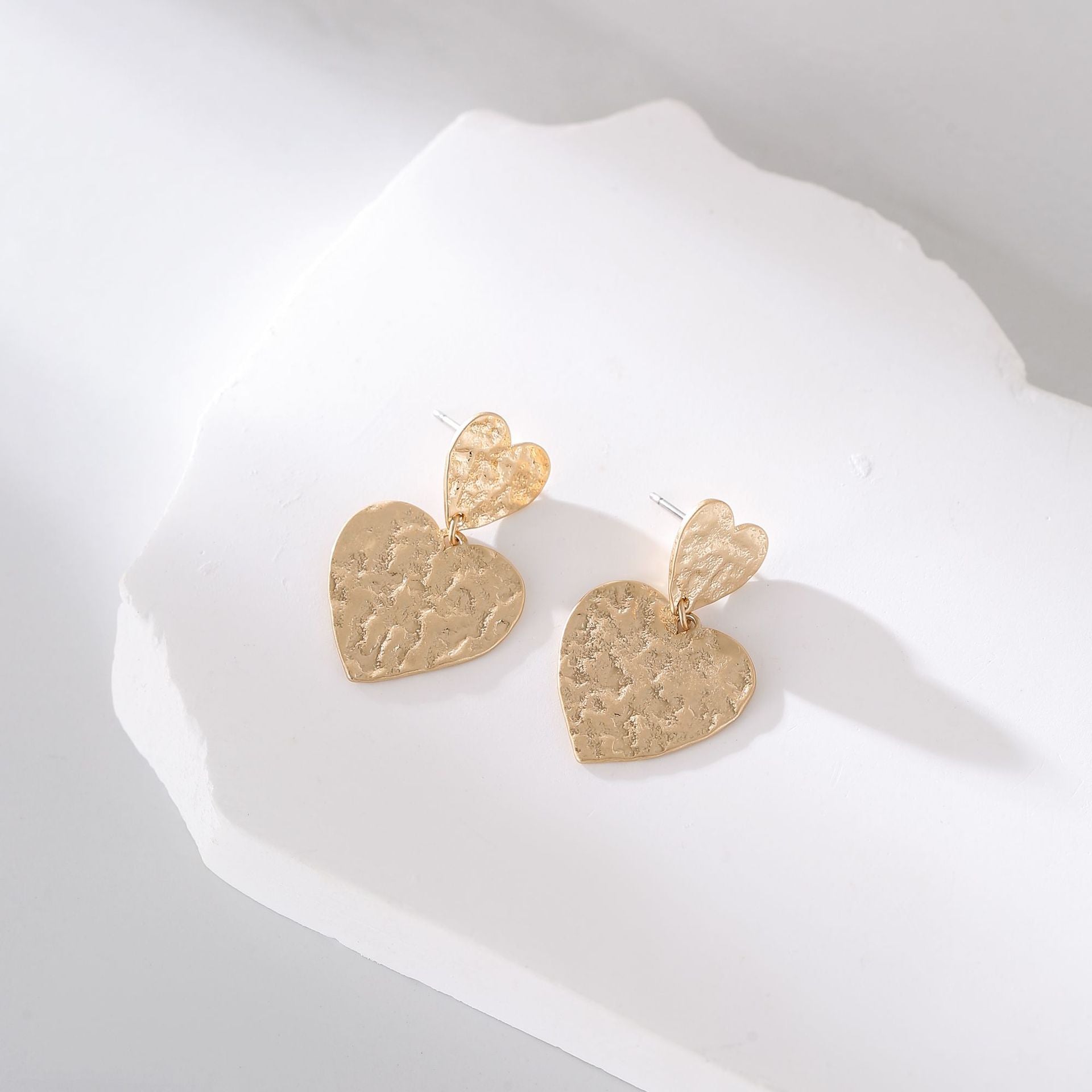 Wholesale Valentine's Day gift copper plated gold inlaid zircon love earrings heart-shaped earrings jewelry
